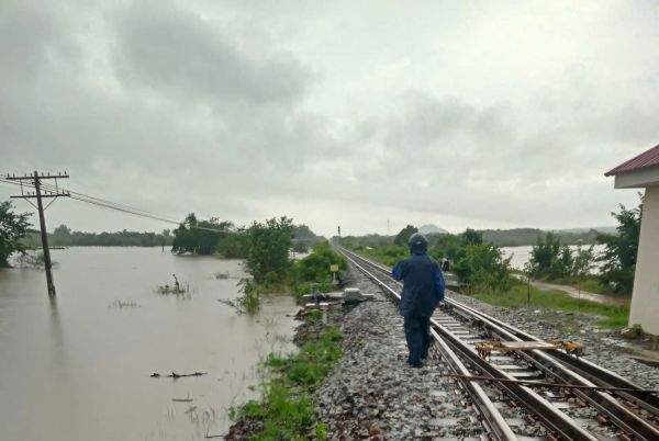 Điều tàu gia tải cho cầu đường sắt Ma Lâm tại Km 1531+123