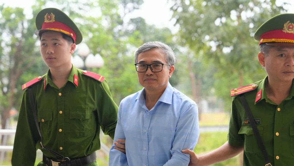 Cựu Thứ trưởng Bộ Công Thương và các bị cáo liên quan hầu tòa