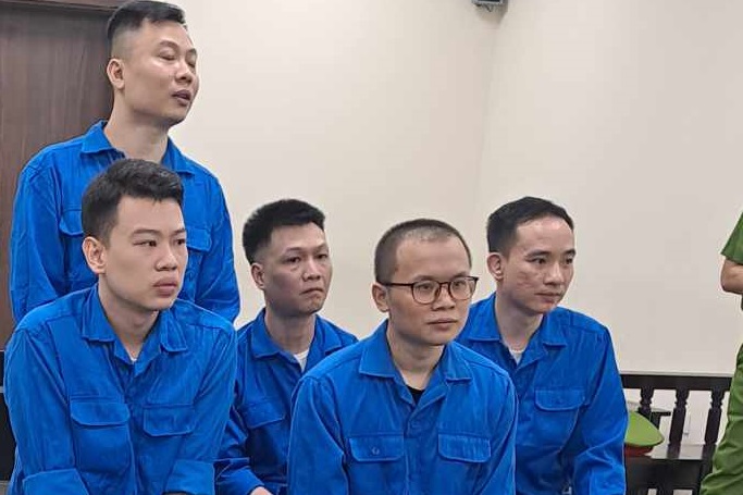 Ổ nhóm lừa đảo bằng thủ đoạn thế chấp vay tiền ngân hàng hạn mức cao