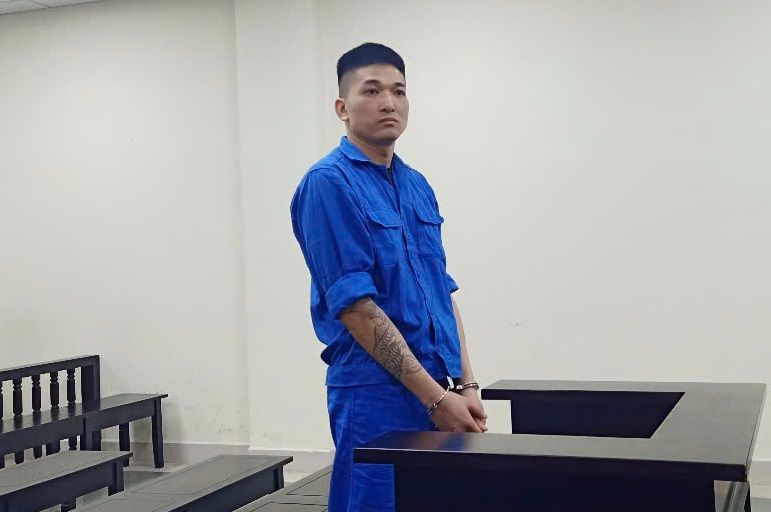 Bất ngờ chém hai người đến tham gia uống bia vì nghĩ bị "quây" đánh