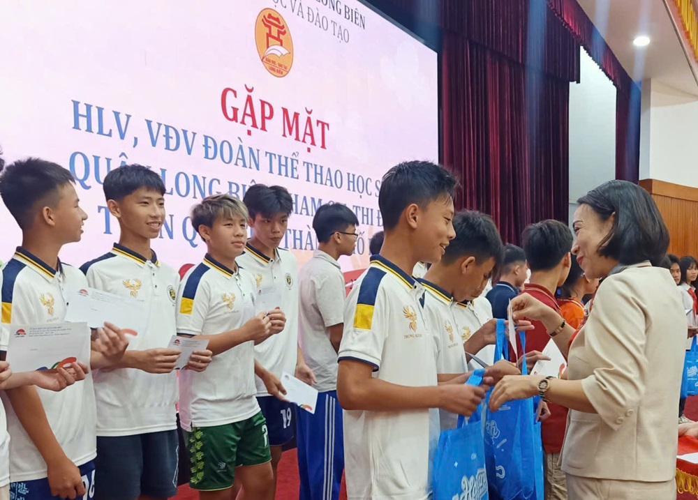Vinh danh gần 30 học sinh đạt thành tích cao về thể thao học đường
