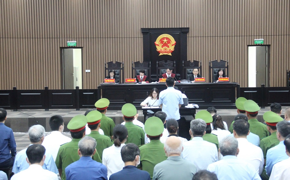 Tiếp tục nghị án kéo dài vụ Tập đoàn Phúc Sơn và loạt cựu lãnh đạo tỉnh do xuất hiện tình tiết mới