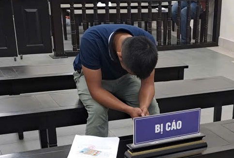 Lĩnh án phạt tù vì “quá tay” với đối tượng dùng súng uy hiếp mình