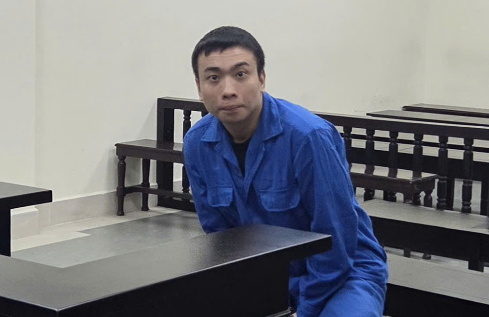 Đối tượng lừa đảo điều khiển xe ô tô kéo lê người đàn ông khi bỏ chạy