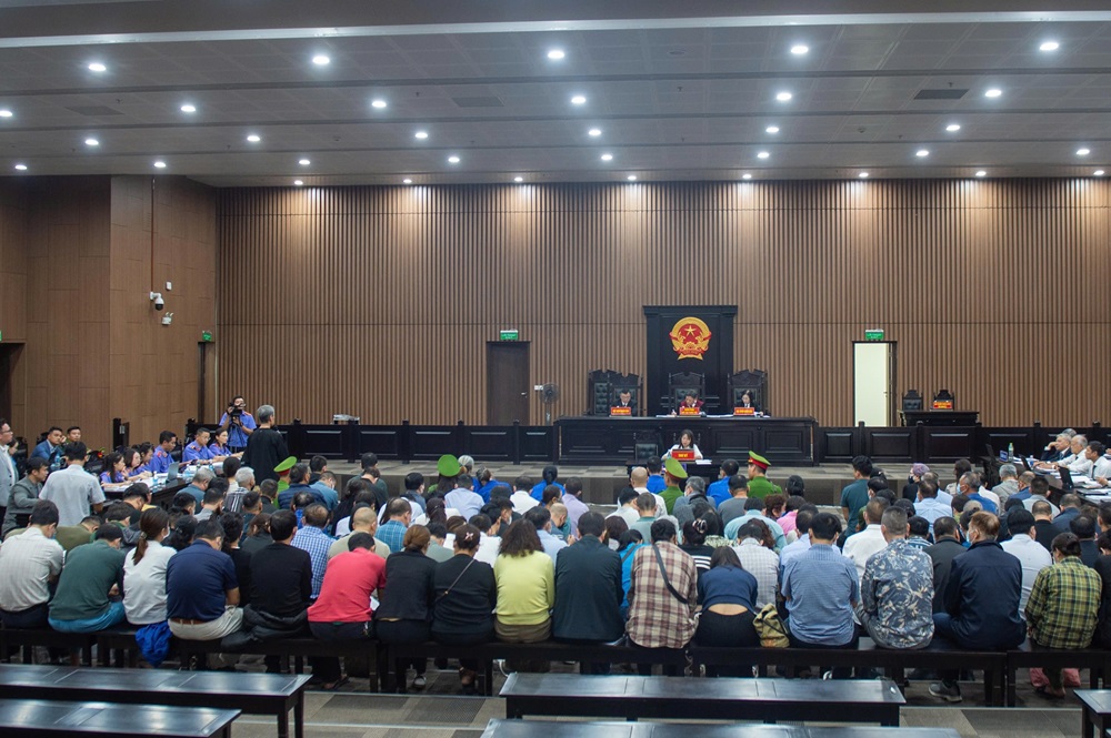 Nhiều bị cáo xin vắng mặt tại phiên xét xử vụ đánh bạc hàng trăm triệu USD