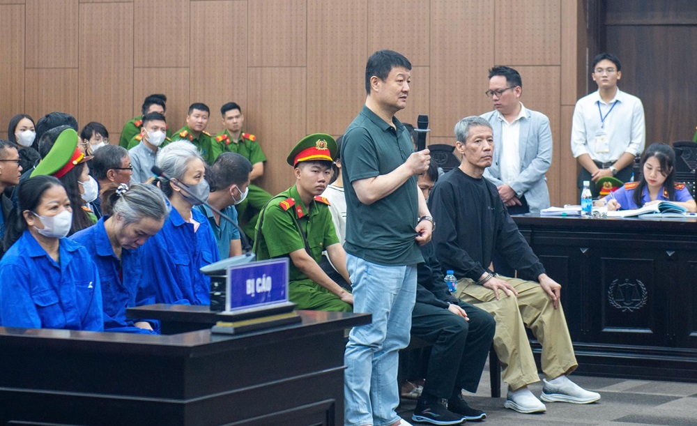 Nhóm bị cáo người Hàn Quốc khai chỉ làm thuê tại “sòng bạc” King Club