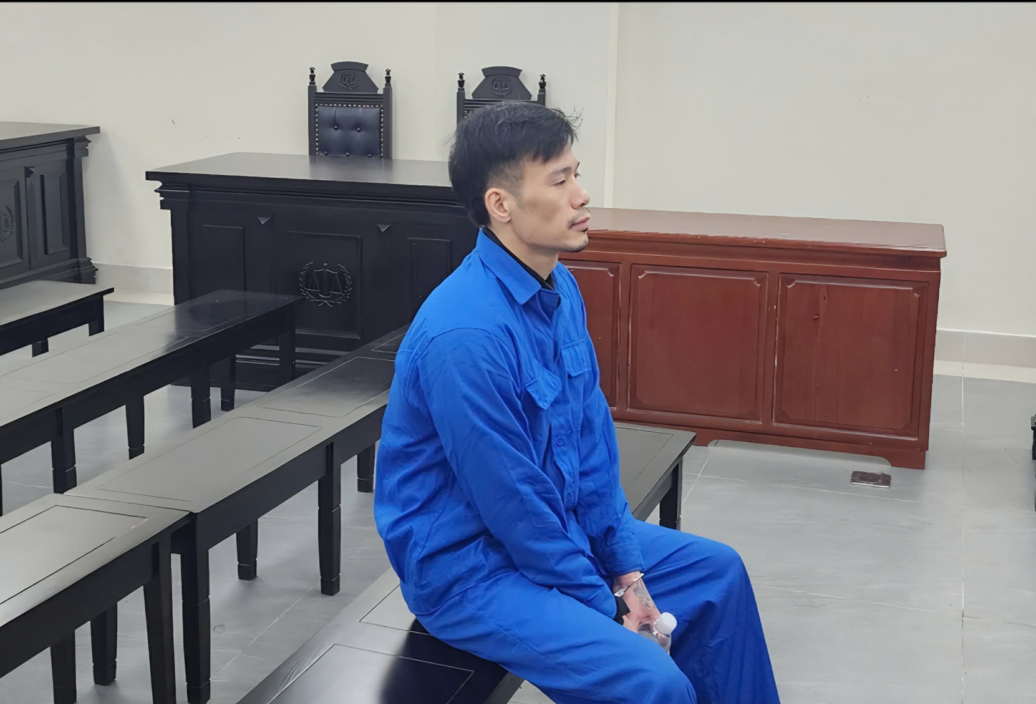 Thêm tội sử dụng vũ khí quân dụng cho đối tượng côn đồ hung hãn