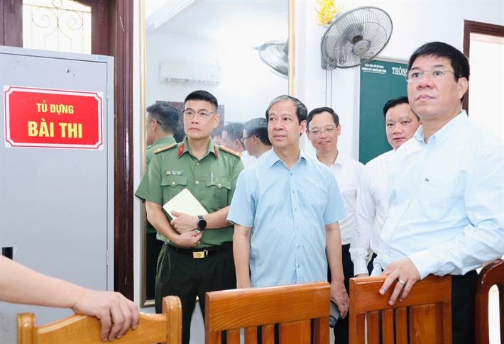 Bộ trưởng GD-ĐT: "Bất kỳ vi phạm nào trong kỳ thi đều phải xử lý nghiêm, không du di"