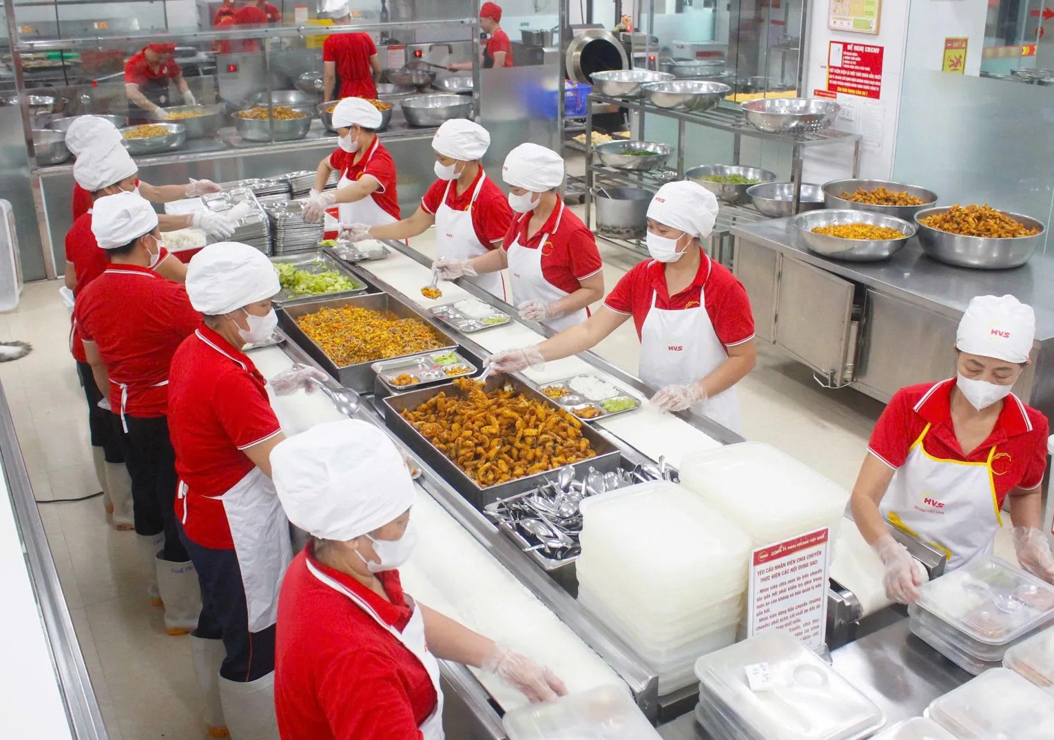 Hoàn tất việc đóng bảo hiểm bắt buộc cho người lao động