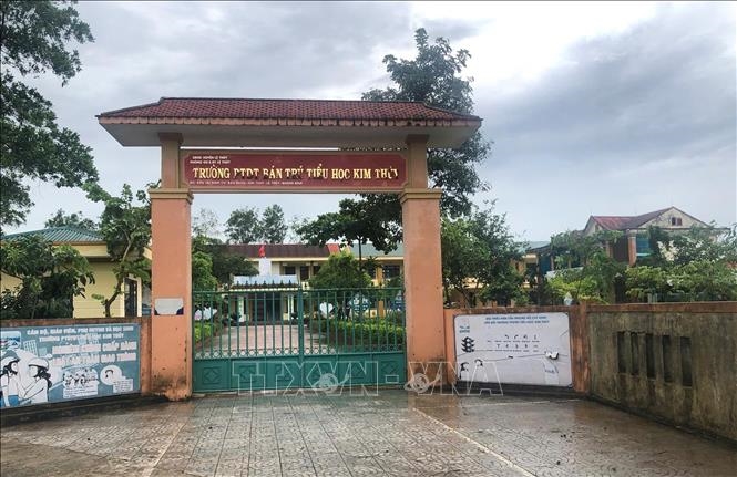 Đình chỉ 15 ngày với phó hiệu trưởng trong vụ 40 học sinh nghi ngộ độc thực phẩm