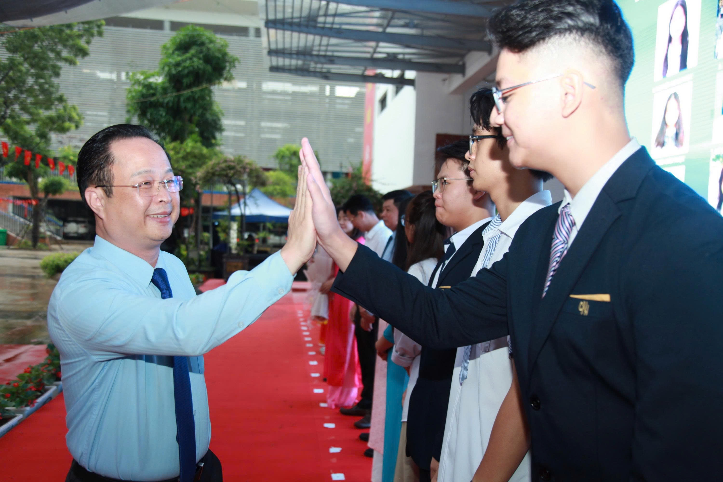 Hà Nội ra mắt 13 đội tuyển dự thi học sinh giỏi quốc gia năm học 2025-2026