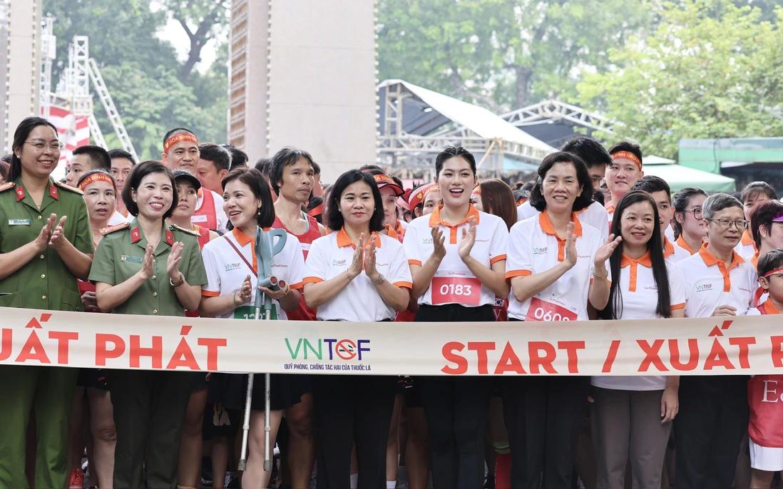 Hơn 1.000 người tham gia giải chạy vì sức khỏe phụ nữ và trẻ em, vì cộng đồng không khói thuốc