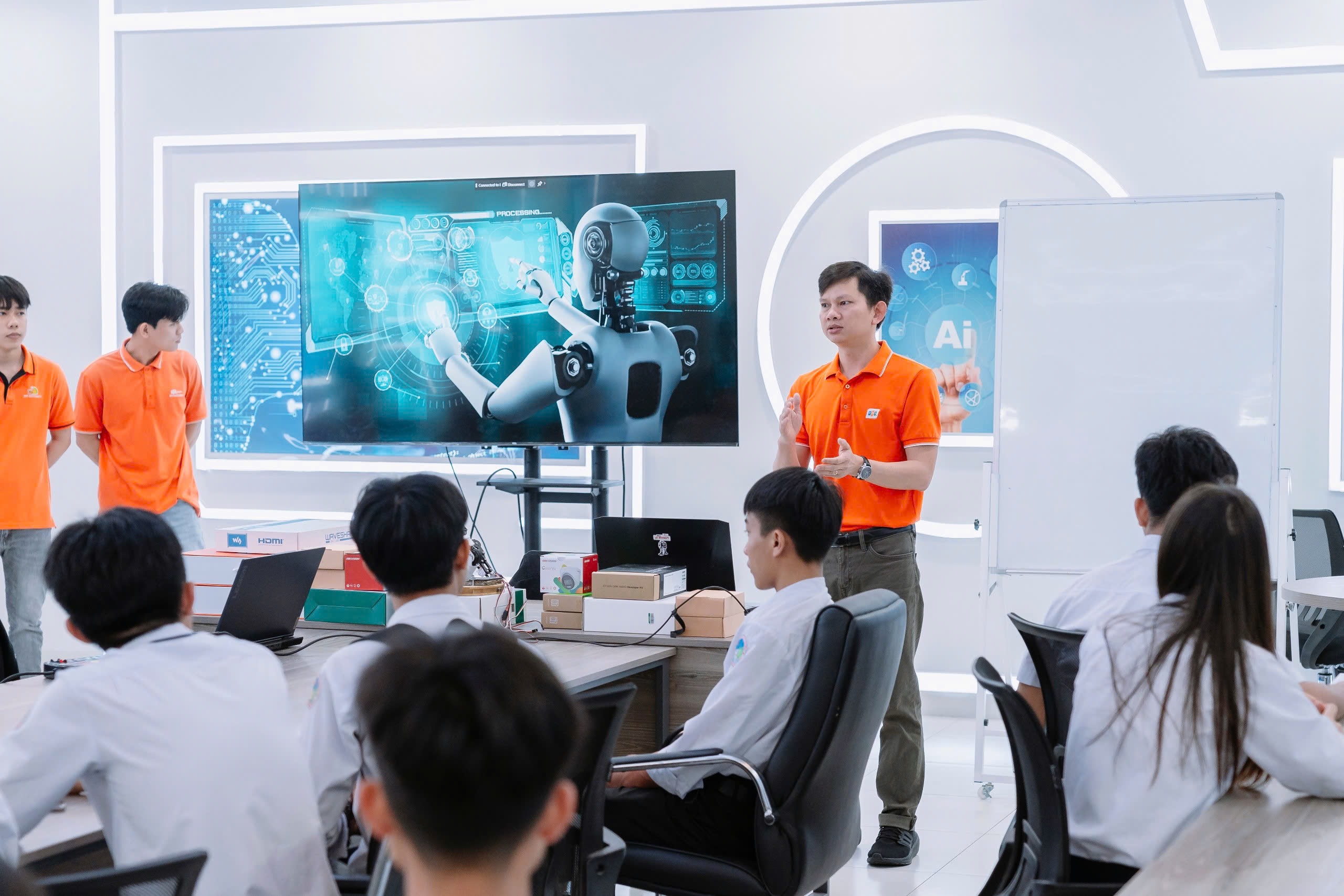 Hàng loạt chuyên ngành liên quan AI, dữ liệu và tự động hóa được mở mới trong kỳ tuyển sinh 2026