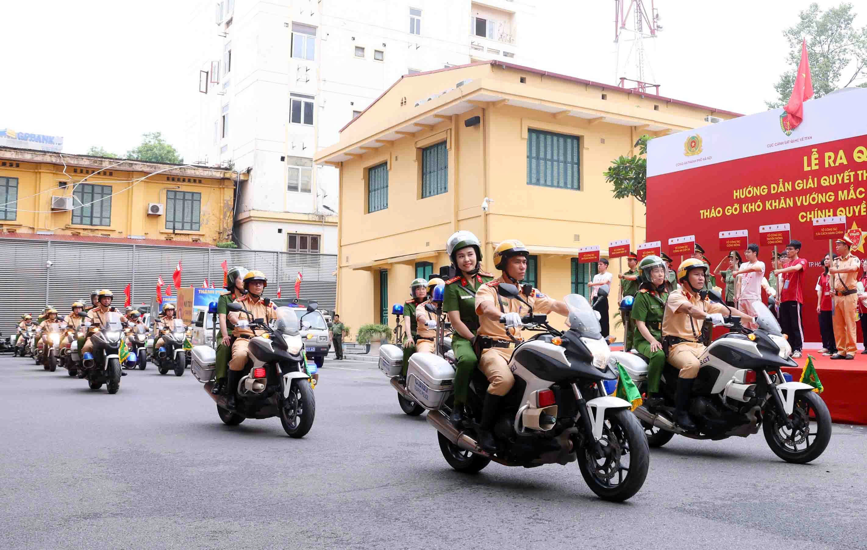 Đồng hành, tháo gỡ những khó khăn vướng mắc trong quá trình triển khai chính quyền hai cấp
