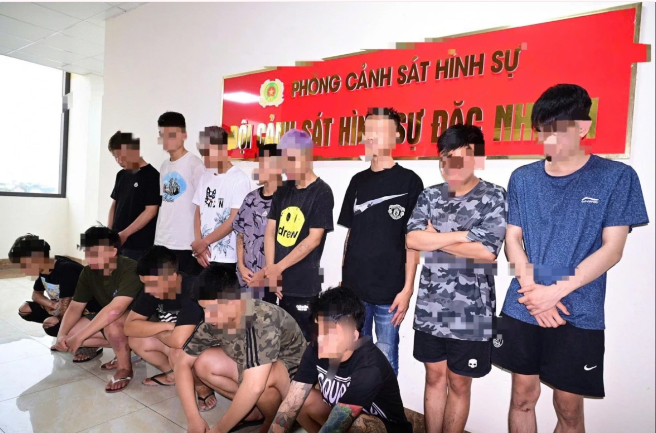 Hải Phòng: Tạm giữ 9 thanh, thiếu niên mang dao kiếm xuống đường gây rối