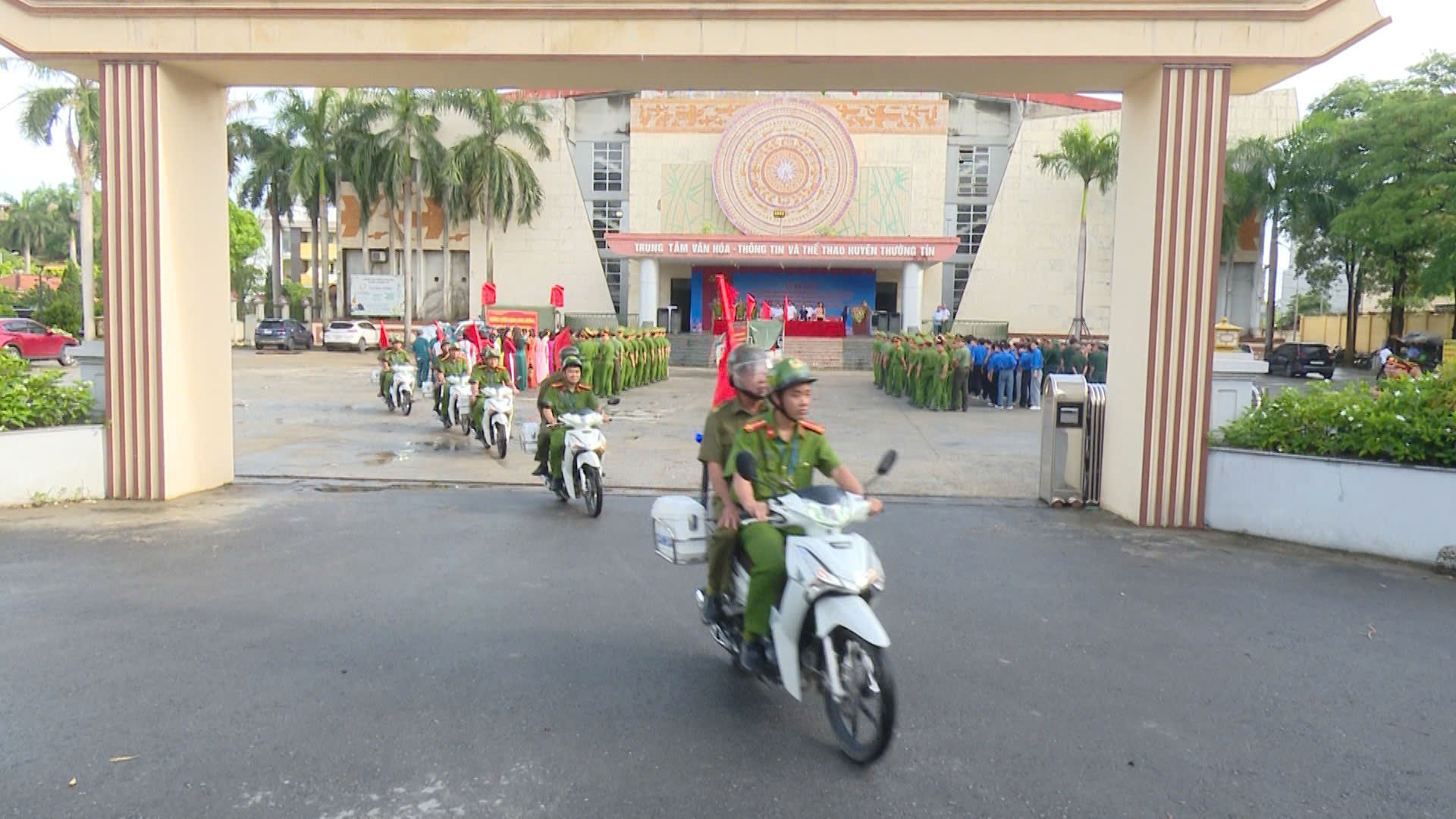 Ra quân cao điểm tấn công trấn áp tội phạm, đảm bảo trật tự an toàn giao thông