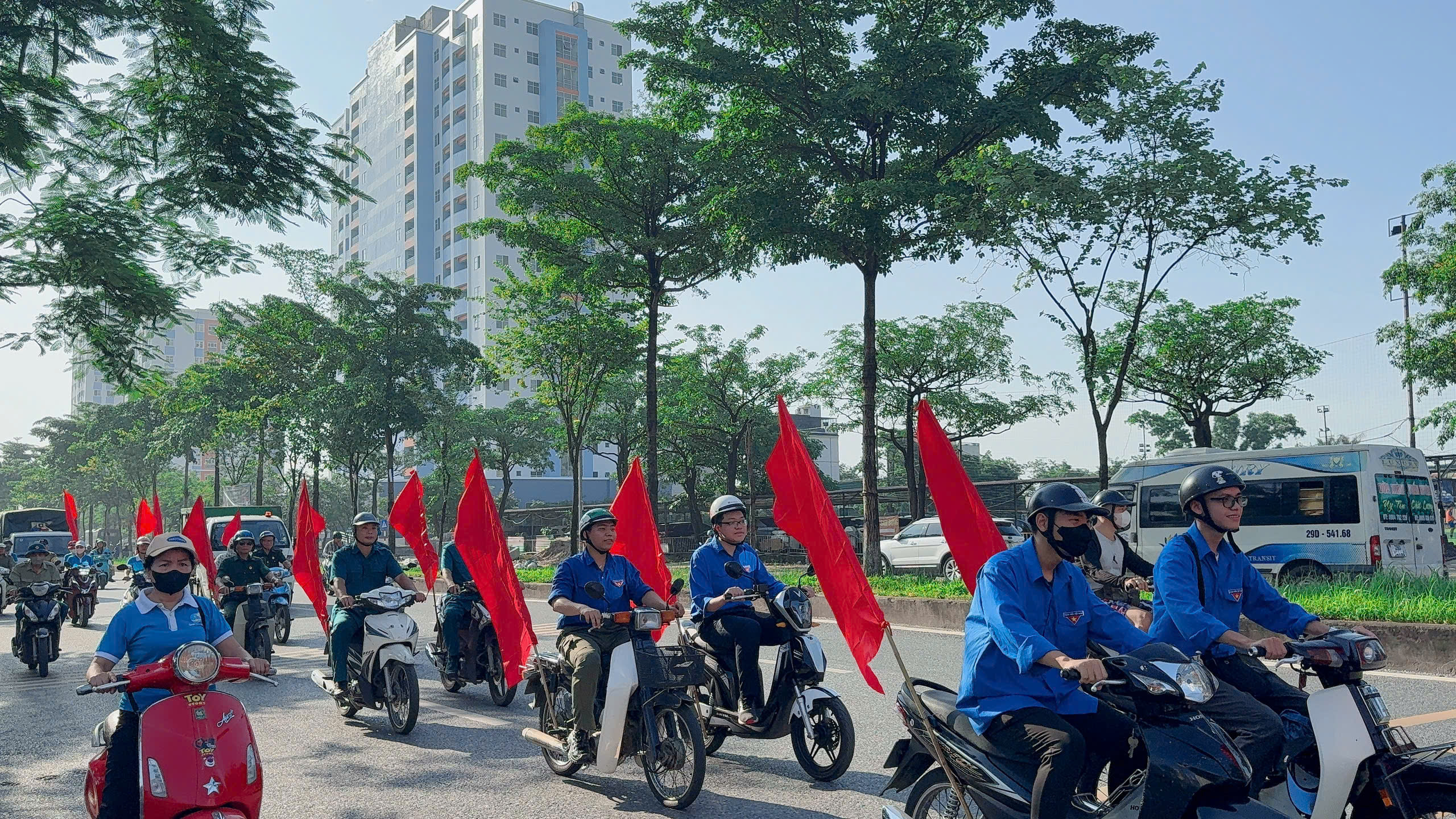 Cán bộ và nhân dân phường Tương Mai: Chung tay vì một môi trường xanh - sạch - đẹp