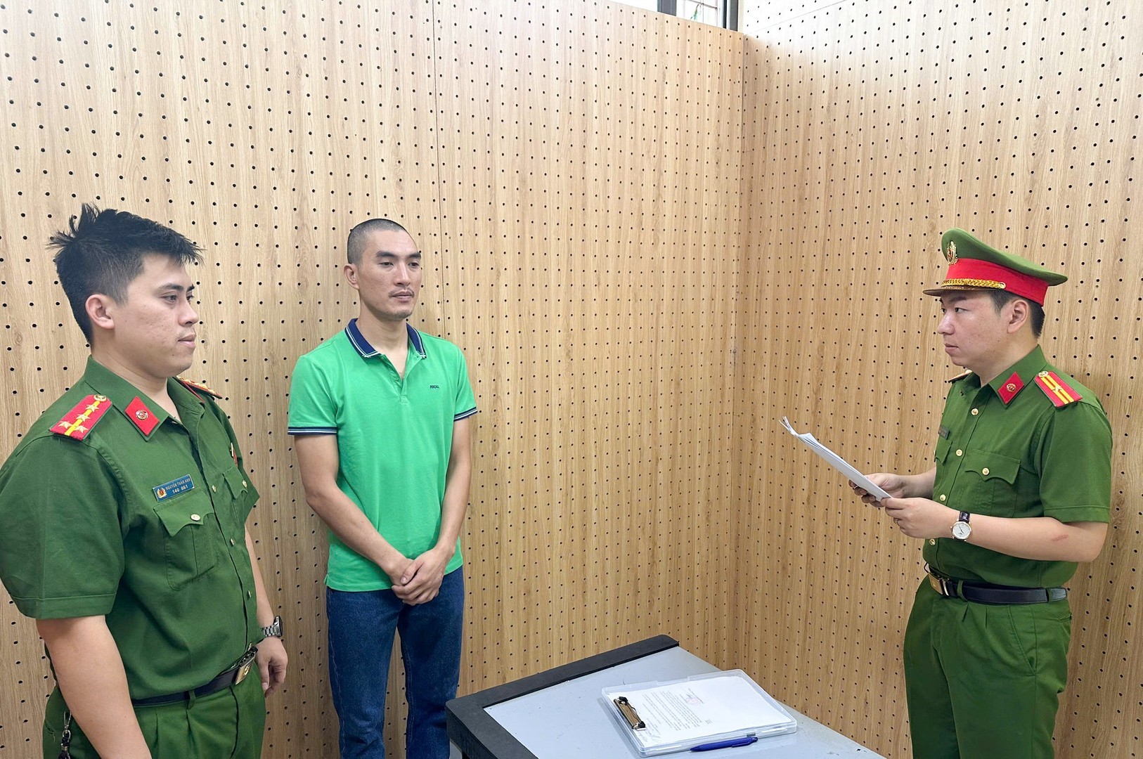 Cựu nhân viên ngân hàng lừa đảo 23 người, hiếm đoạt gần 8 tỷ đồng