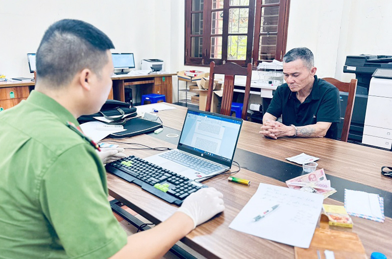 "U70" tham gia đường dây ma túy liên tỉnh do một "nữ quái" cầm đầu