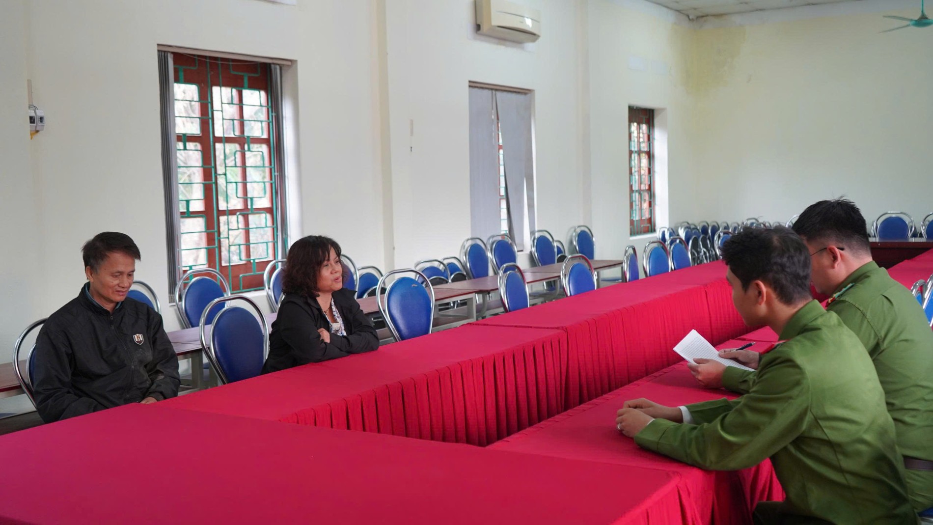 Xác minh vụ cháu gái 13 tuổi bị người nhà bạo hành