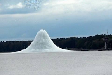 [VIDEO] Quả bom lớn nhất Thế chiến thứ II đột ngột phát nổ khi đang tháo ngòi nổ