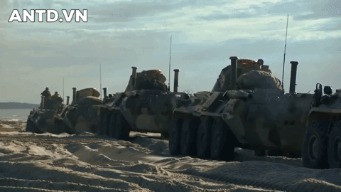 [Info] 'Báo thép' BTR-82A Nga rầm rập tiến về bán đảo Crimea 