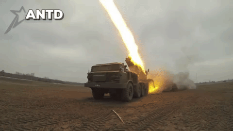[Info] "Bão lửa" BM-27 Ukraine lật bẹp dí trên cao tốc