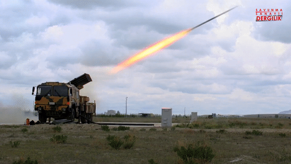 Thổ Nhĩ Kỳ viện trợ 'cơn mưa thép' T-122 cho Ukraine