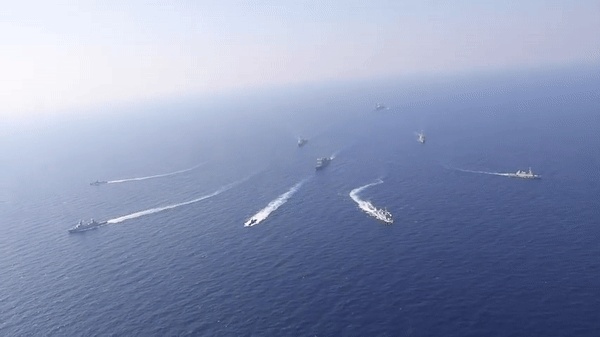 Nhóm tác chiến tàu sân bay George H.W. Bush Nhóm tác chiến tàu sân bay George H.W. Bush