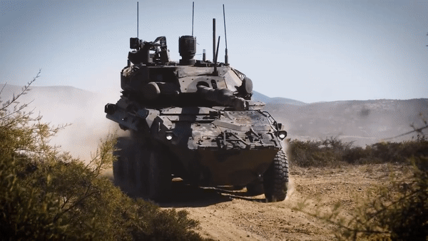 Italy sản xuất những xe tăng bánh lốp Centauro II đầu tiên cho Brazil