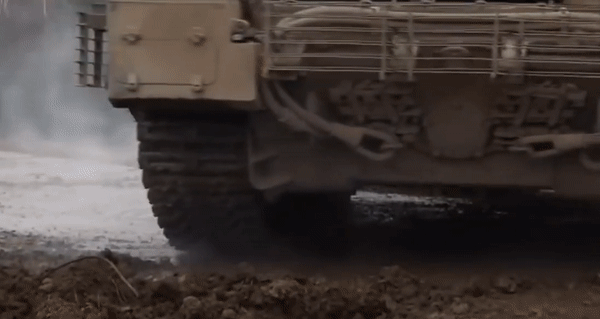 Nga lắp thêm giáp phản ứng nổ bên hông cho siêu tăng T-90M