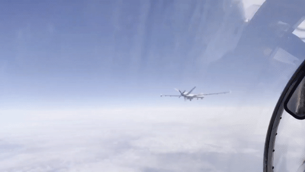 Nga đăng video tiêm kích áp sát UAV 'Thần chết' MQ-9 Mỹ