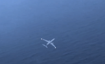 Tiêm kích đánh chặn MiG-31 Nga buộc 'thần biển' P-8A Mỹ phải đổi hướng bay