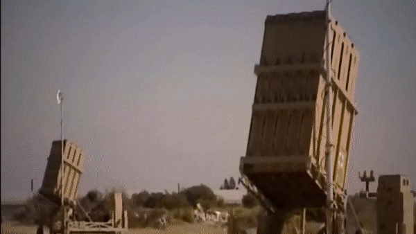 'Vòm sắt' giúp Israel đánh chặn mưa hỏa lực từ Iran