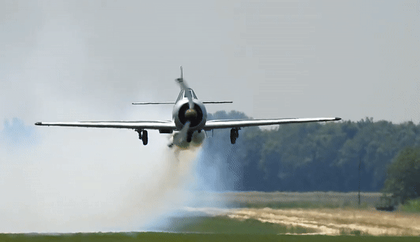 Ukraine dùng huấn luyện cơ Yak-52 bắn hạ trinh sát cơ Orlan-10 Nga