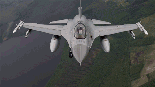 Tiêm kích F-16 Mỹ lao xuống đất trong lúc huấn luyện