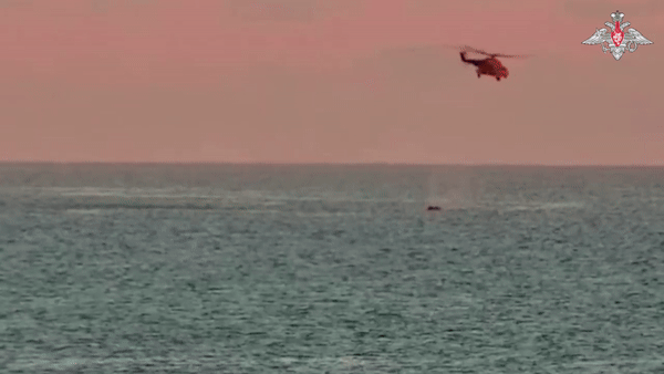 'Xe tăng bay' Mi-24 Nga truy sát USV Ukraine trên Biển Đen