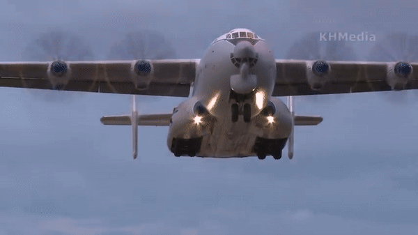 An-22: 'Người khổng lồ cánh quạt' và chiến lược vận tải tầm xa của Liên Xô