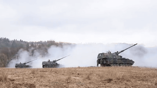 UAV Lancet ra đòn cảm tử trúng pháo tự hành 'mạnh nhất thế giới' PzH 2000