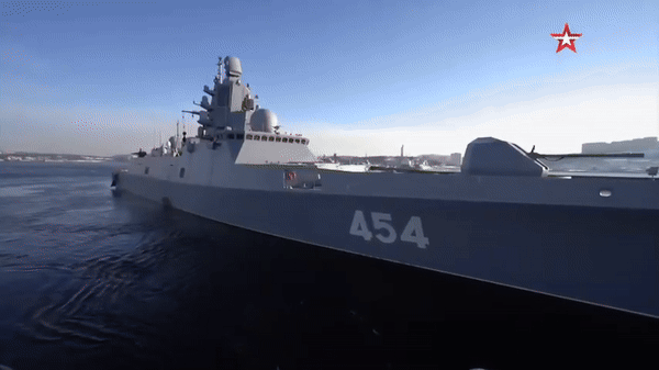 Uy lực chiến hạm Nga vừa bắn 21 phát đại bác khi cập cảng Cuba