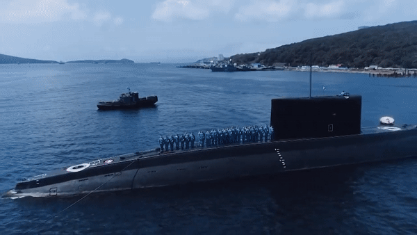 Ukraine lo ngại khi Nga điều động cùng lúc 3 tàu ngầm Kilo ra Biển Đen
