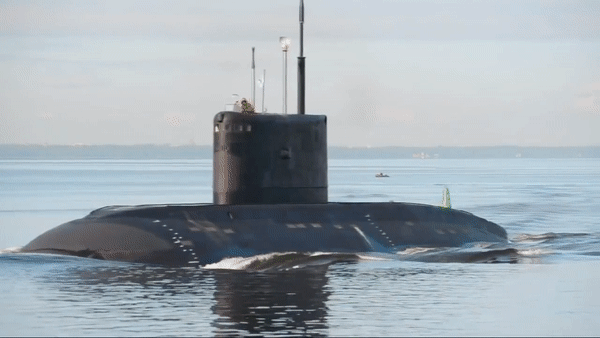 Ukraine lo ngại khi Nga điều động cùng lúc 3 tàu ngầm Kilo ra Biển Đen