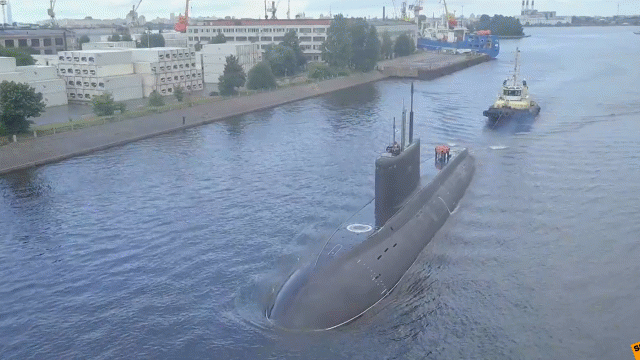 Ukraine lo ngại khi Nga điều động cùng lúc 3 tàu ngầm Kilo ra Biển Đen