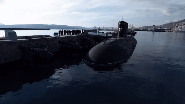 Ukraine lo ngại khi Nga điều động cùng lúc 3 tàu ngầm Kilo ra Biển Đen