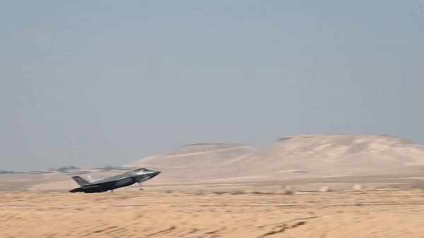 Mỹ tăng cường sức mạnh sườn đông NATO sau khi bán 32 chiếc F-35 cho Romania