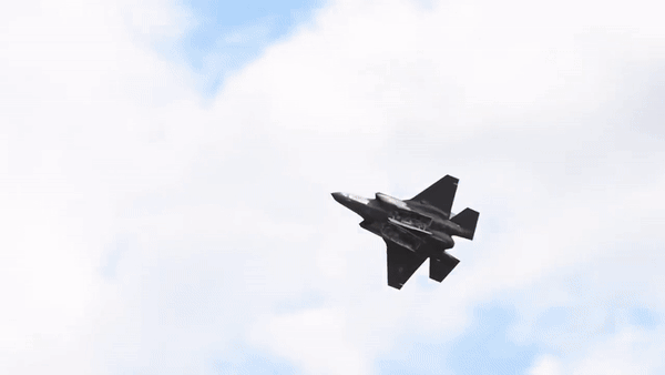 Mỹ tăng cường sức mạnh sườn đông NATO sau khi bán 32 chiếc F-35 cho Romania