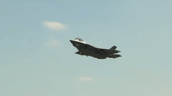 Mỹ tăng cường sức mạnh sườn đông NATO sau khi bán 32 chiếc F-35 cho Romania