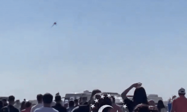 F-16 Thổ Nhĩ Kỳ suýt gây thảm họa trong một buổi trình diễn hàng không 