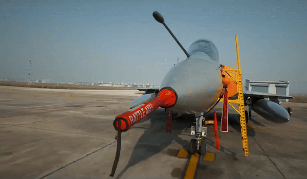 Ấn Độ muốn Qatar giảm giá phi đội 12 tiêm kích Mirage 2000