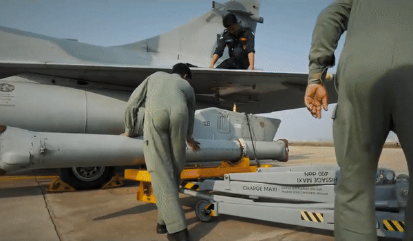 Ấn Độ muốn Qatar giảm giá phi đội 12 tiêm kích Mirage 2000